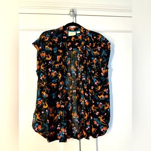 Gorgeous printer button down shirt in excellent condition
